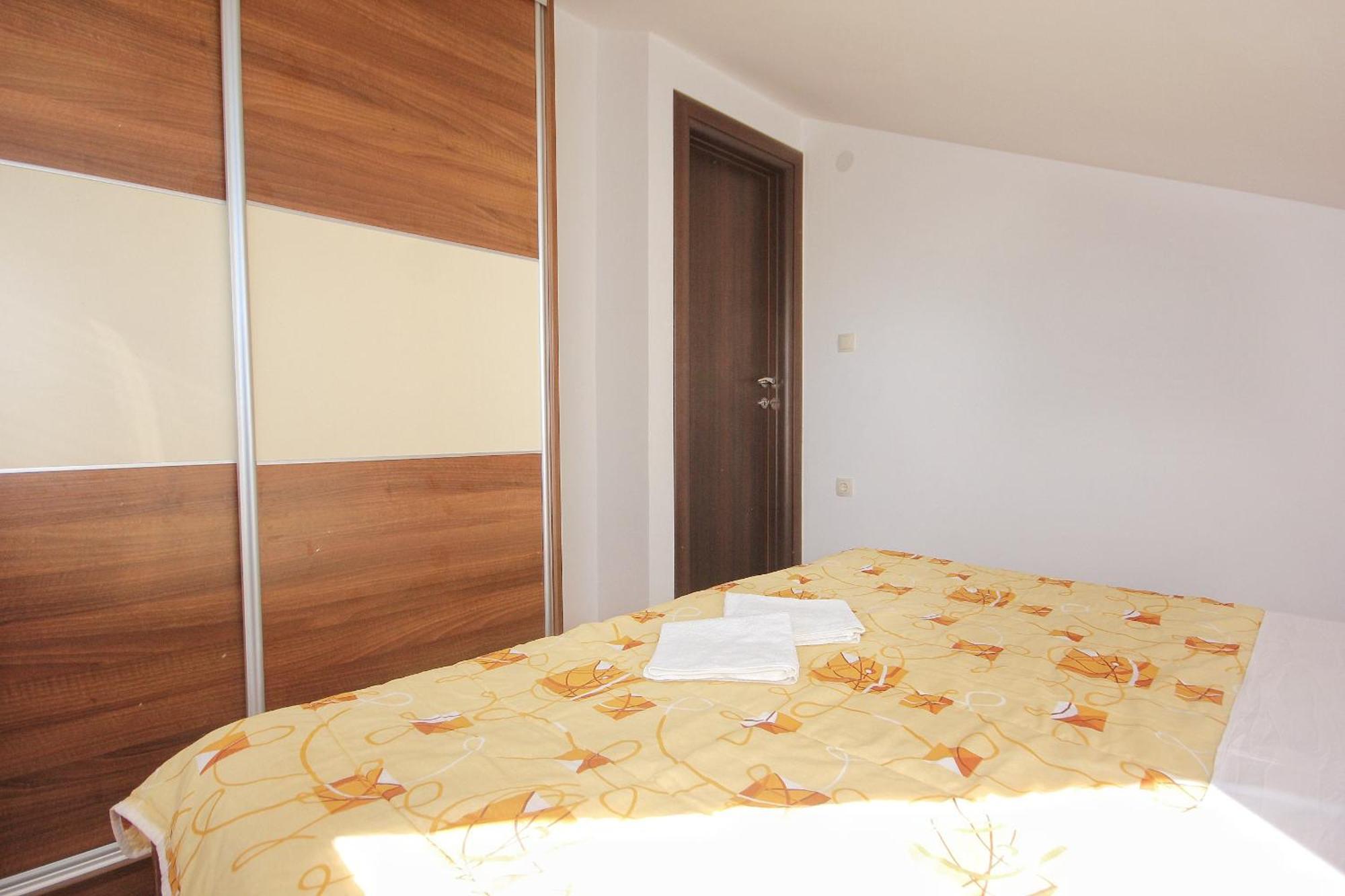Apartments By The Sea Vlasici, Pag - 9324 Quarto foto